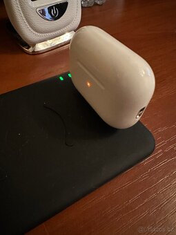 Bezdrátová nabíječka 4v1 pro Apple - 8