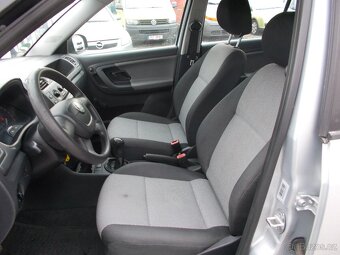 Prodám Škodu Fabii 1.6 TDI Nové STK RV 04/2011 - 8