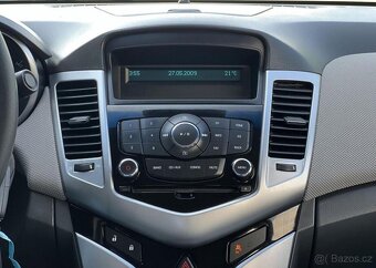 Chevrolet Cruze 1.6i 16v KOUPENO V ČR 1.MAJ. manuál 83 kw - 8