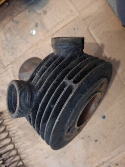 Jawa - kyvacka, panelka - valec - 8