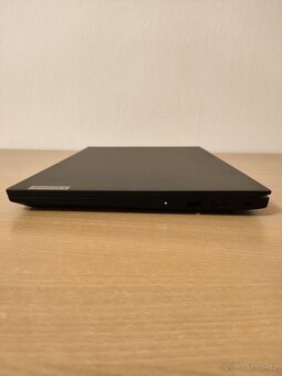 Lenovo V15 G3 – R3 / 8 / 256 - 8