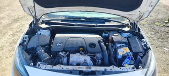 Opel Astra J 1.6 CDTi - 8