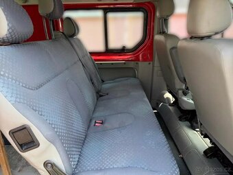 Renault Trafic 6.místný, AC, benzín (2010) - 8