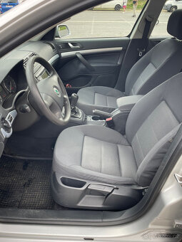 ŠKODA OCTAVIA II Ambiante sedan 1,6 MPI - 8