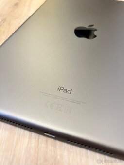 Apple IPad 9. generace Wi-fi 64 gb - 8
