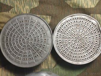 WW2 wehrmacht polní láhev a dva filtry k plynové masce - 8