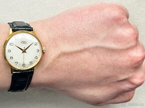 Československé mechanické vintage hodinky PRIM Elegant 60. r - 8