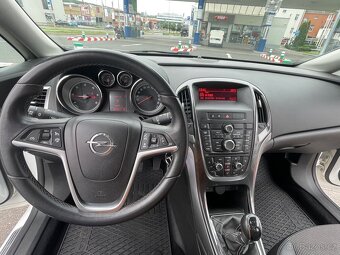 Opel Astra - 8