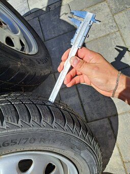 Kola 165/70 R13 - zimní Barum - 8