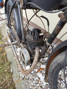 Motocykl veterán Peugeot - 8