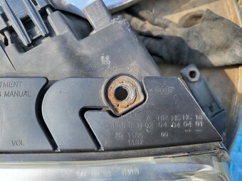 VW Passat B5,5  3BG kombi, přední světla - 8