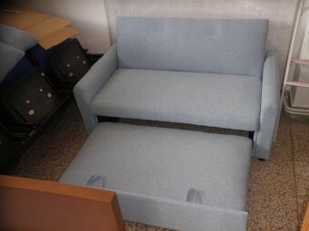 Malá rozkládací sedačka nebo gauč - 8