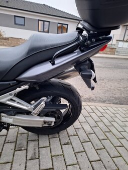 Yamaha fazer 1000 - 8