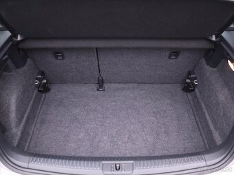 Volkswagen Polo 1,2 i 51kW Cross Aut. Klima (2010) - 8