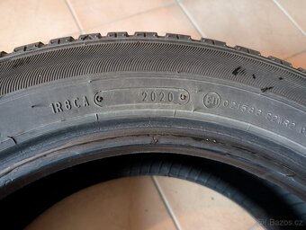 185/60 r15 zimní pneumatiky Sumitomo WT 200 - 8