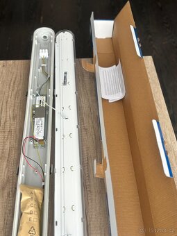 PRODÁM LAMPY PHILIPS - 8