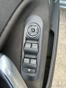 Ford Mondeo 1.8 TDCI 92KW NOVÁ STK - 8