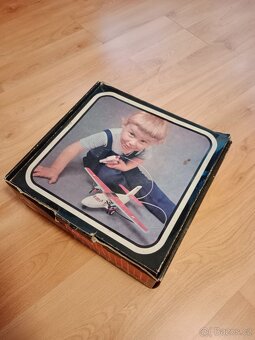 Retro letadlo turbolet na dálkové ovládání - 8