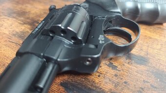 Flobert revolver ATAK ARMS /4,5"/ cal. 6mm - 8