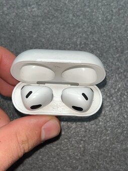AirPods 3 s MagSafe nabíjecím pouzdrem - 8
