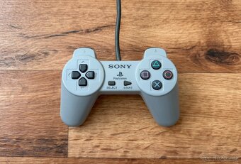 Sony Playstation 1 FAT (SCPH-5552) + ovladač - 8
