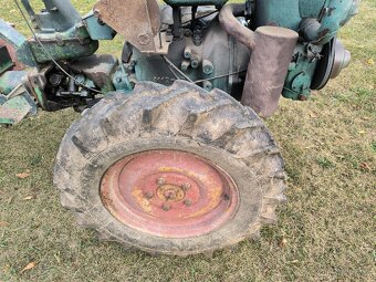 Traktor tovární výroby Agrostroj.4x4 - 8