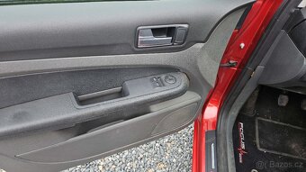FORD FOCUS 1.6 i 16V - 8