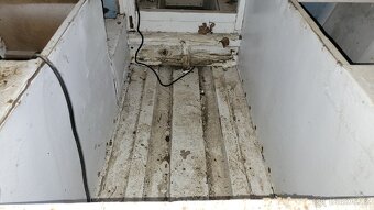 Kajutový motorový člun na opravu - 8