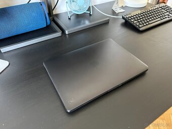 MacBook Pro 13" M1 (2020) - 8 GB RAM / 256 GB SSD top stav - 8