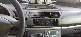 Peugeot 807 2.2 94kw 7 míst - 8