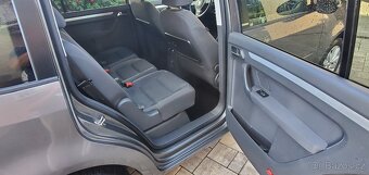 VW TOURAN 2,0 TDI CR 103 KW STYLE - 8