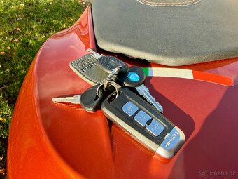 Piaggio 400 Beverly S - 8