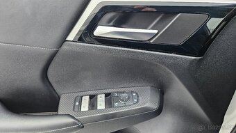 Outlander 2,4i Intense 7-míst. - 8