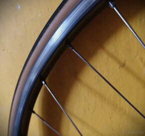 zapletená kola Mavic MA40, náboje Shimano 105 - 8