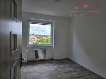 Pronájem cihlového bytu 3+1/B, 100 m2 + garáž, obec Všehrdy - 8