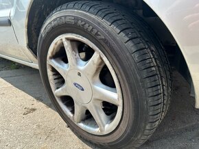 Ford Fusion 1.4i - 8