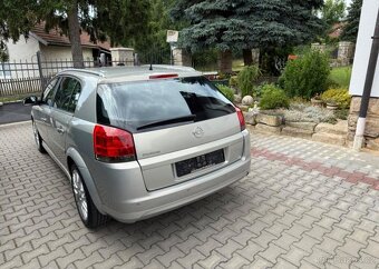 Opel Signum 1,8i /103Kw klima kombi benzín - 8
