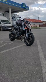 Moto KTM 1290 Super Duke R - 8