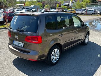 VW Touran 2.0TDi, r.2011, 1.maj., serviska, STK, zimaky - 8