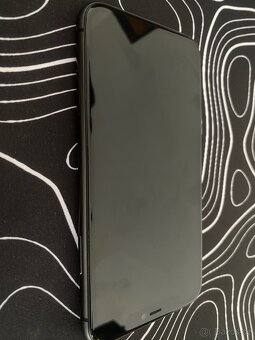 iPhone 11 - 8