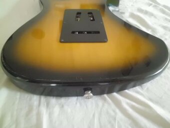Pěkná starší Elektrická Kytara Epiphone - Model S 210 / VS - 8