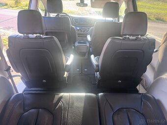 Chrysler Pacifica 3,6 RU Touring L Kůže 2018 DPH - 8