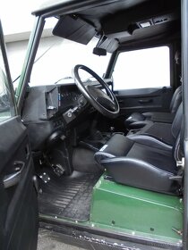 Land Rover Defender 2,5 TD5 - 90 kW - 8