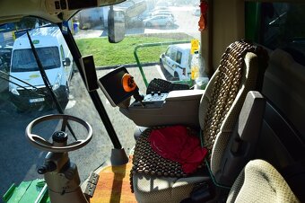 Sklízecí mlátička John Deere T660 HM č.32 - 8