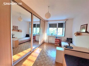 Velká vestavná šatní skříň (rezervováno) - 8