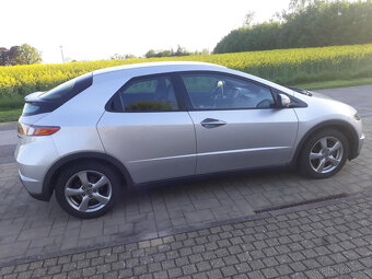 Honda Civic 1.4 16V 8G - 8