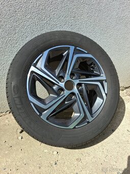 Prodám 16" Alu kola Hyundai 5x114,3 ET 50, 6,5Jx16 - 8