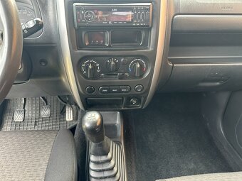 Suzuki Jimny 1.3i 63kW 4x4 - 8