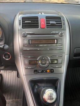 Toyota Auris 1,6 VVT-i 91 KW r.v.2009 benzín - LPG - 8