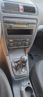 Škoda Octavia 2, 1.6fsi náhradní díly - 8